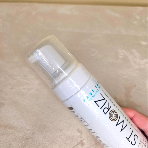 St. Moriz Professional Fast Tanning Mousse with Applicator Mitt - Picture 5 of 8